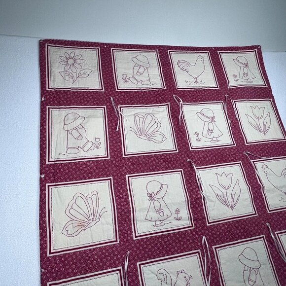 Vintage Charming Red and Cream Quilt - Picture 4 of 12